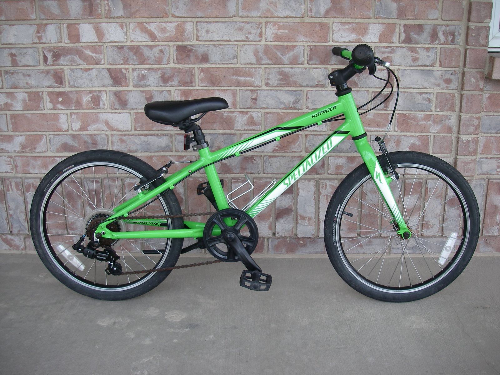Boys 20" SPECIALIZED HOTROCK Aluminum Frame Mountain / Street Bike, 6-Speed, Green (similar to RIPROCK).