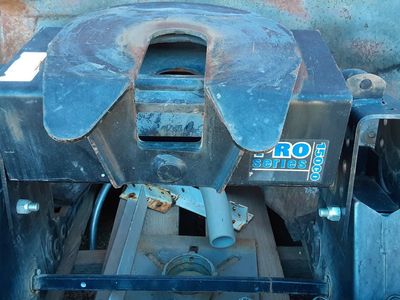 Fifthwheel manual slide hitch