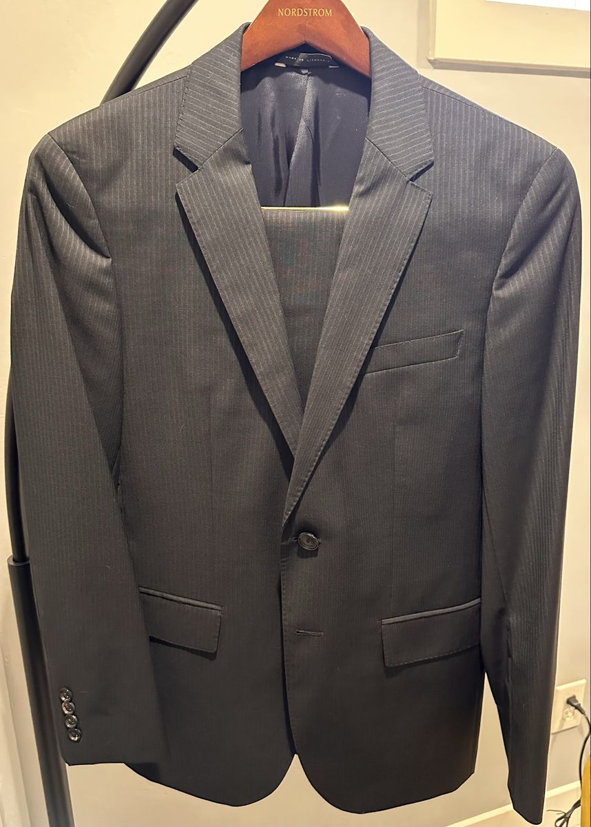 Hugo Boss Men’s Blue Pinstripe Suit – 36R – Designer 2-piece 