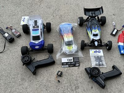 Losi Mini T Brushless And Losi Mini B New With Extras