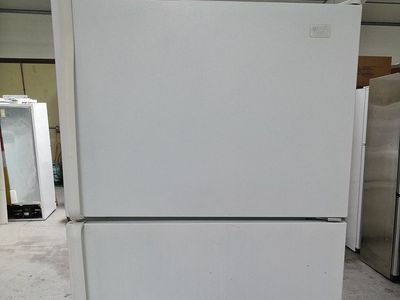Whirlpool 18 cf Top Freezer Refrigerator~90 Day Guarantee