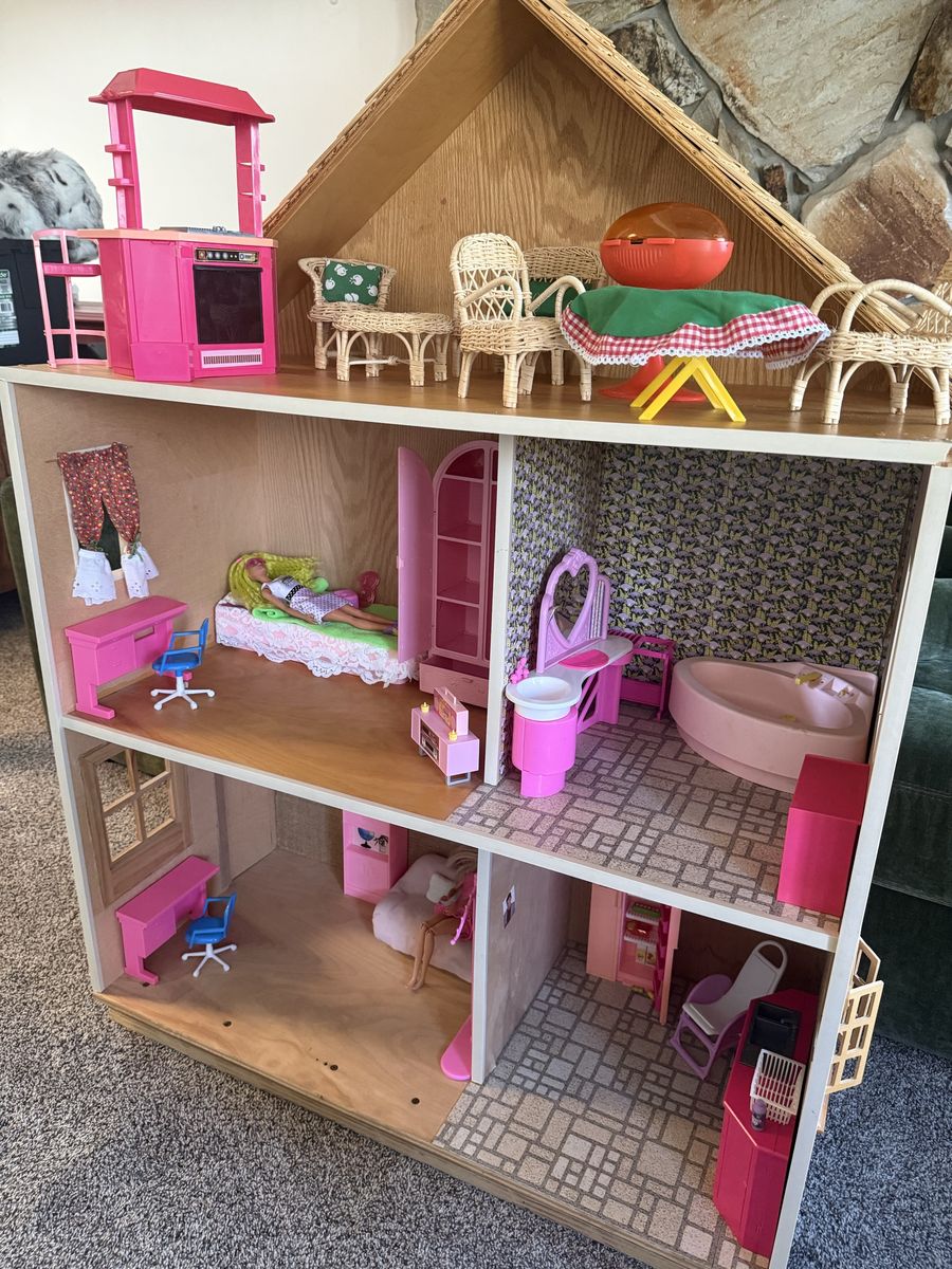 Vintage Wooden Dollhouse 3-Story Wooden Playhouse with retro Barbie Furniture & Accessories ~SEE VIDEO!