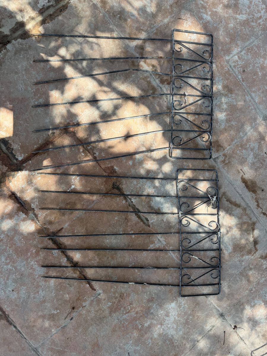 35 12" Metal No Dig Fence Pannels