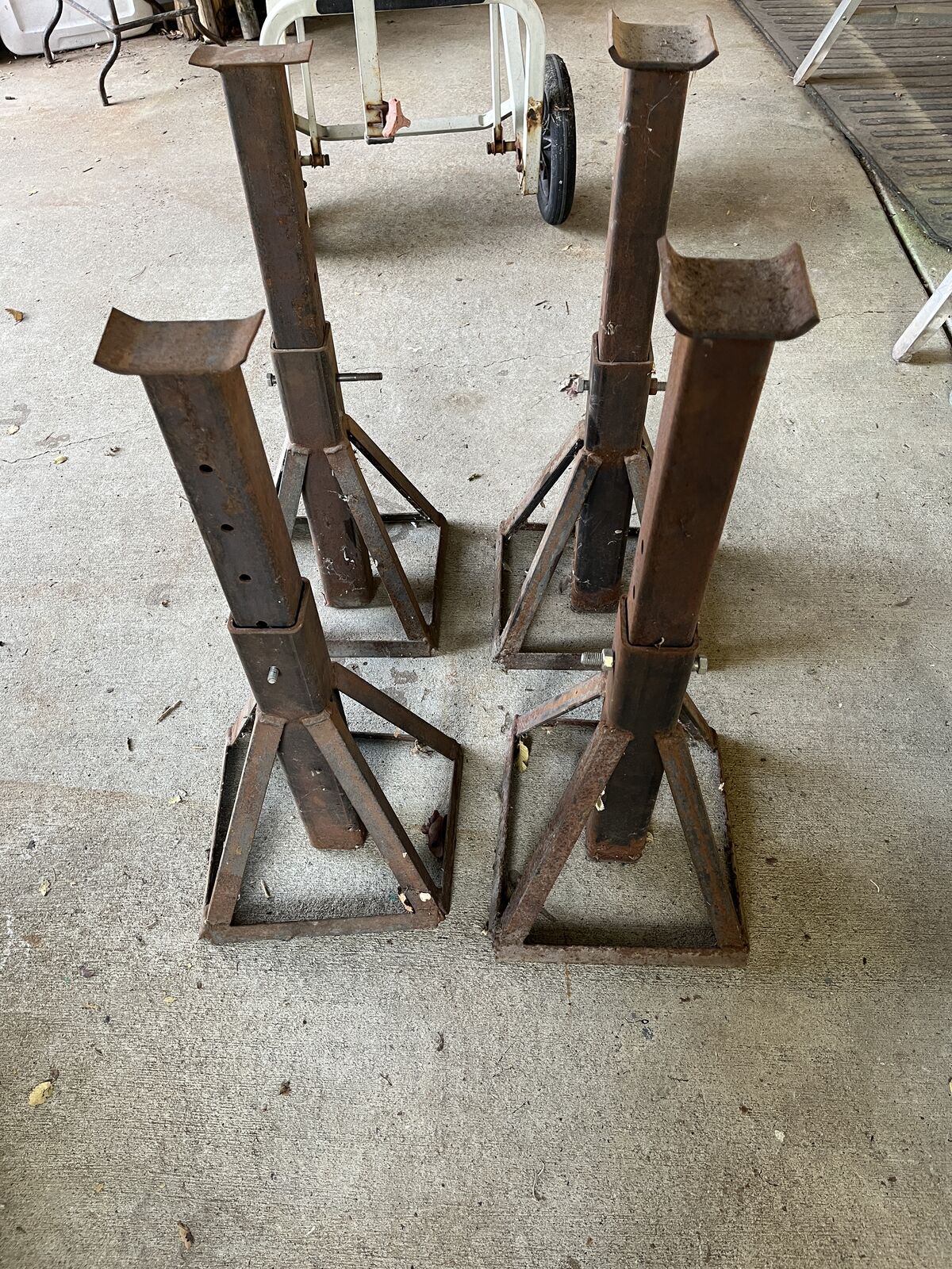 4 Homemade Heavy Duty Truck or Car Jacks