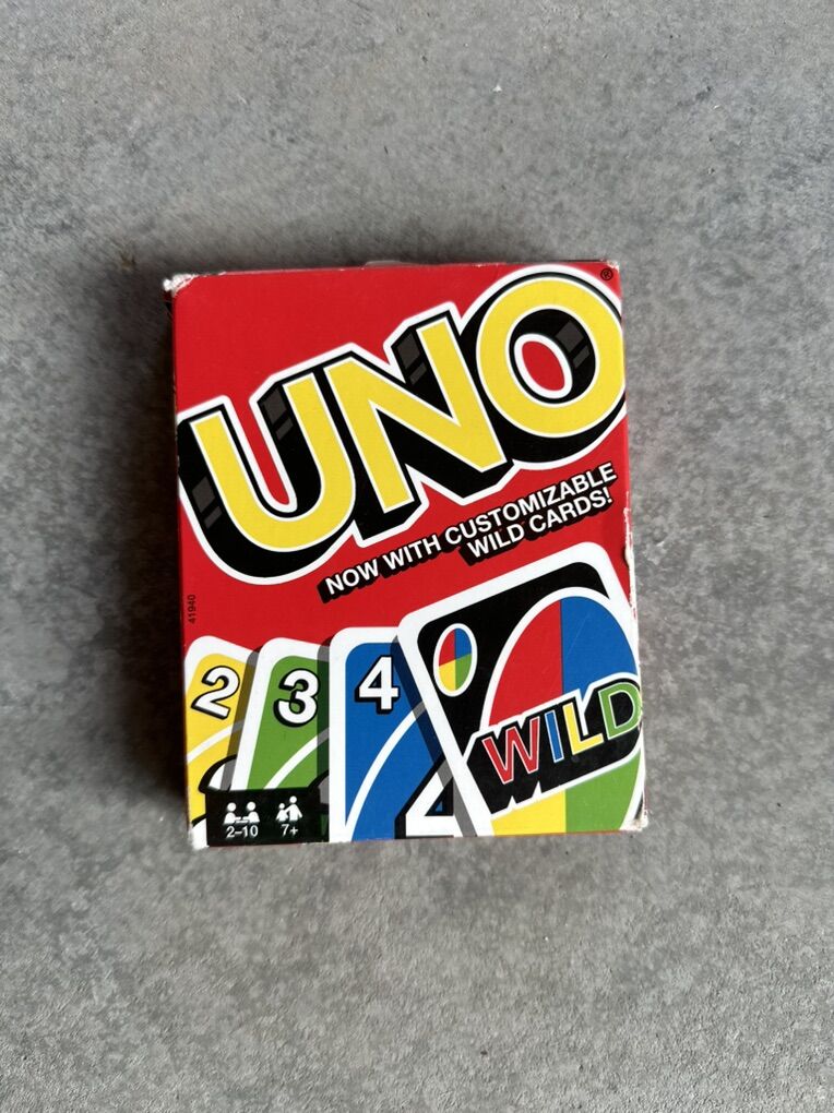 ASSORTED GAMES & PUZZLES BUNDLE (UNO + 2 PUZZLES)
