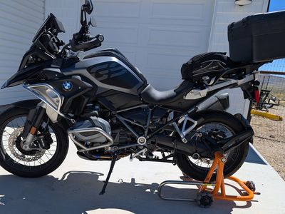 2021 BMW R1250GS Triple Black– Lowered Suspension & Seat -19,xxxx mi