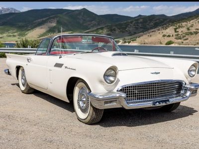 1957 Ford Thunderbird