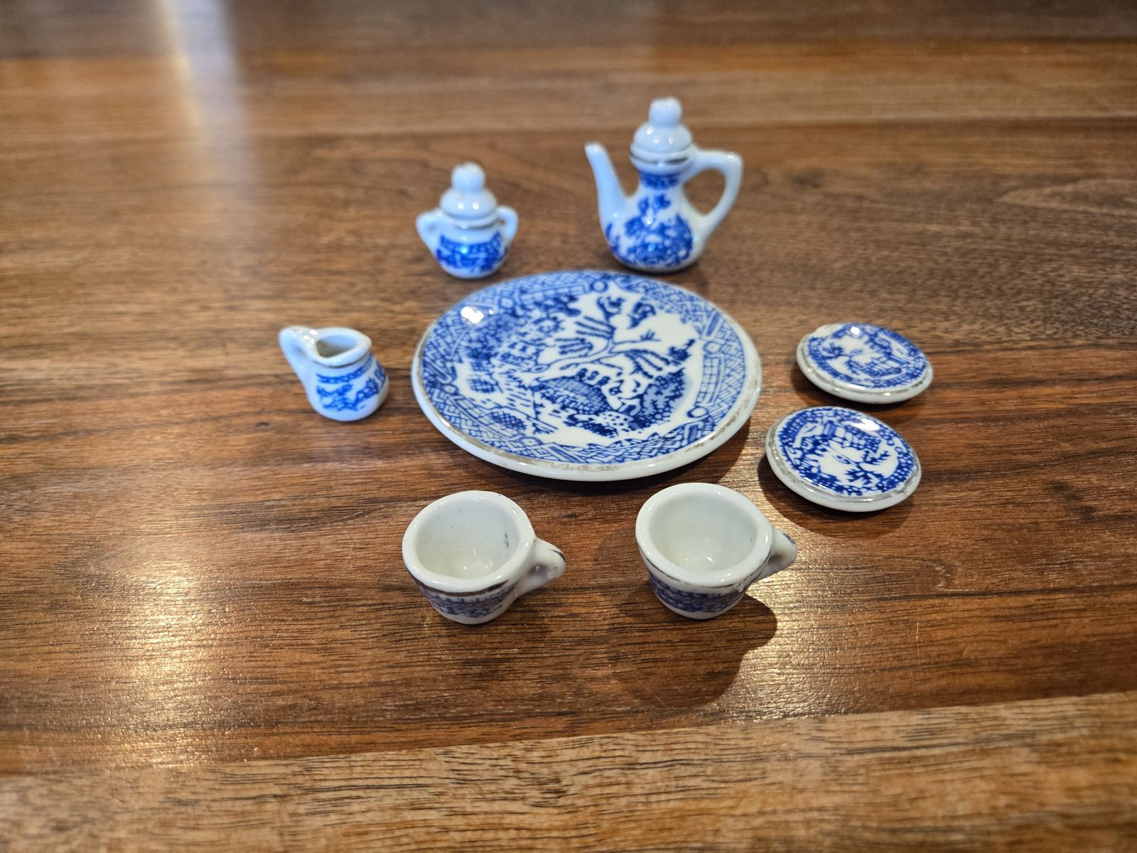 Miniature tea set!