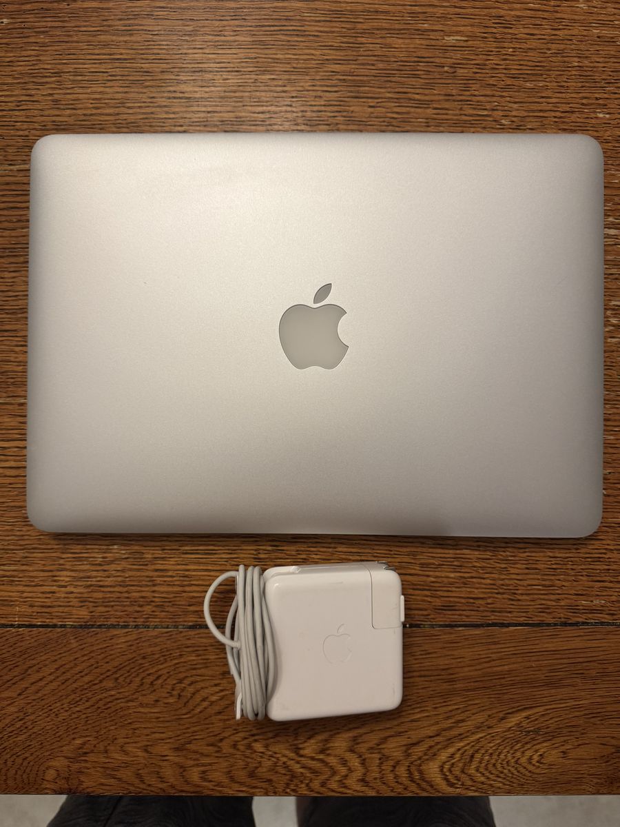 Macbook Pro Late 2013 256GB/8GB Sequoia! New Batt