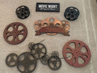 Movie Room 7-Piece Decorative Package