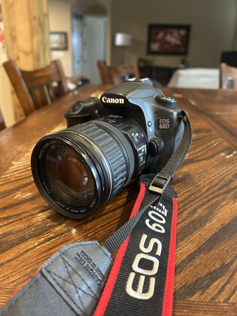 Canon EOS 60D DSLR Camera with Canon Zoom Lens EF 28-135mm Image Stabilizer
