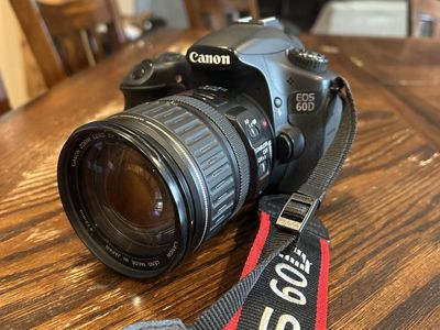 Canon EOS 60D DSLR Camera with Canon Zoom Lens EF 28-135mm Image Stabilizer