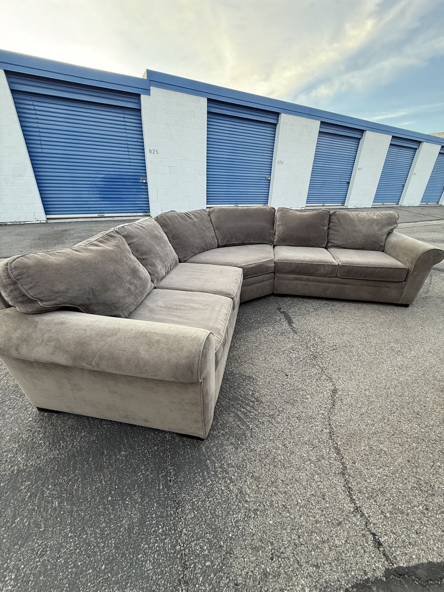 Curved 3 piece sectional - Free delivery!