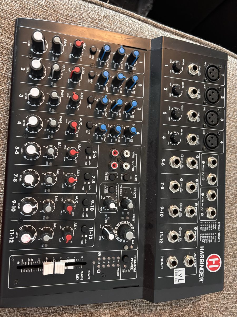 Harbinger L1202fx 12 Channel Mixer W/effects