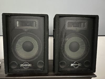 Phonic s710 speakers