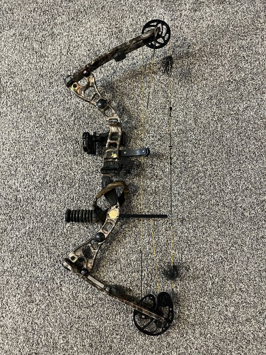2010 Martin Bengal Bow - great beginner bow set up