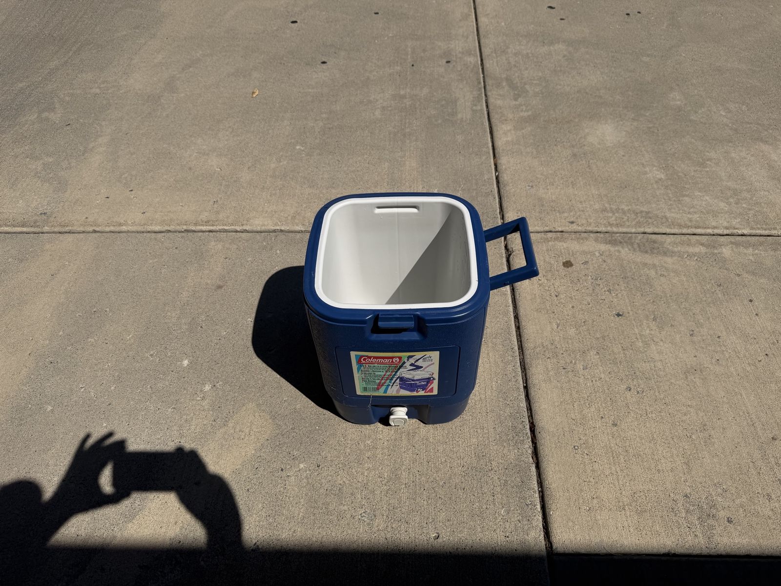 Coleman Blue and White Beverage Cooler with Spigot