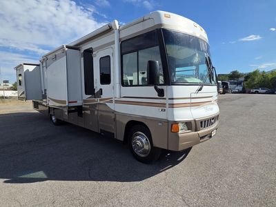 2006 Winnebago Voyage 35A