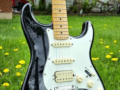 2024 70th Anniversary Player 2 HSS Stratocaster
