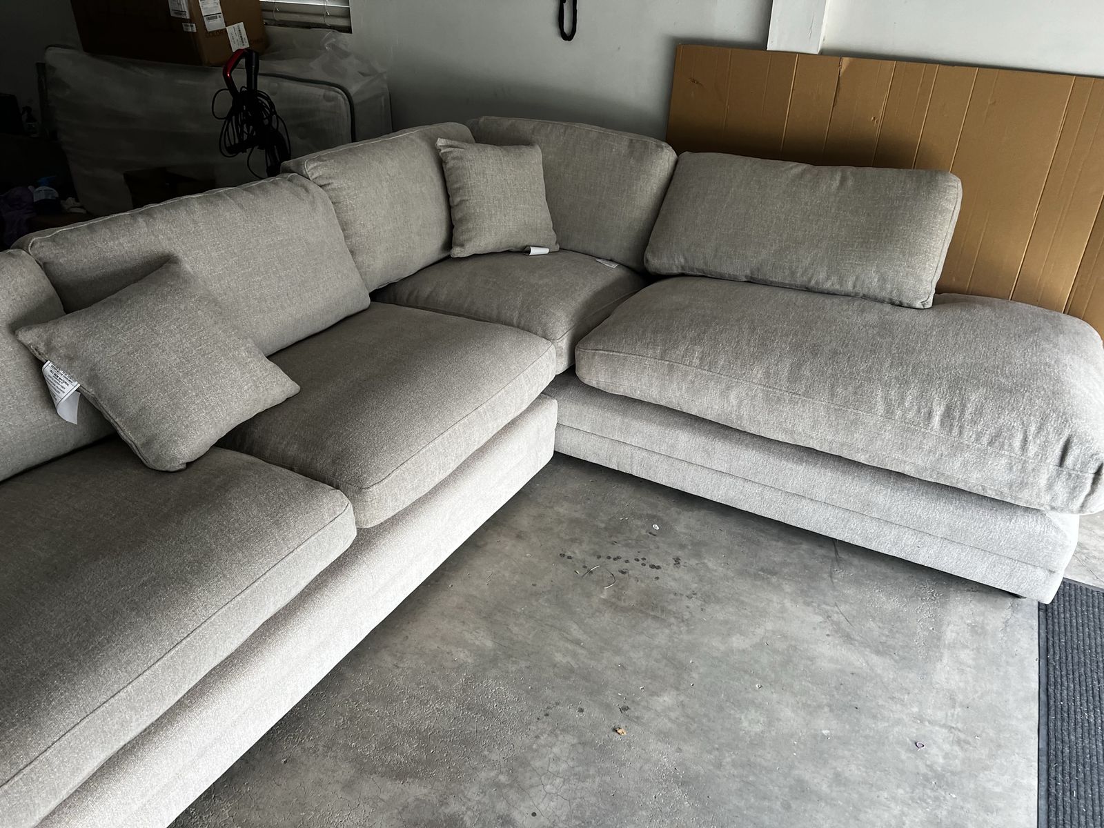 Main image 3