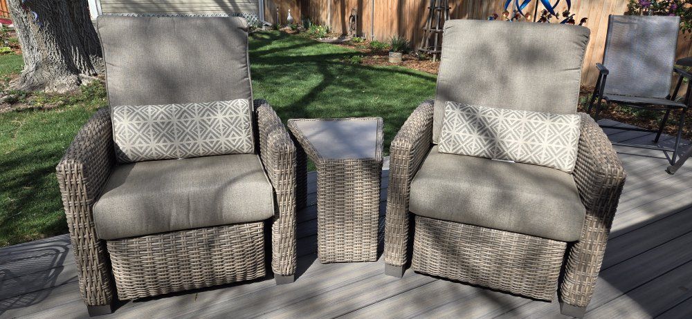 Barcalounger Outdoor Recliner Chair and Table Set