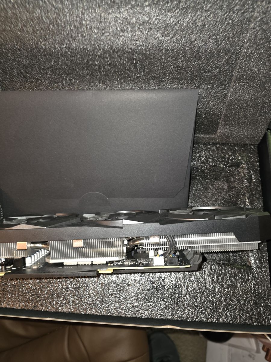 Main image 3