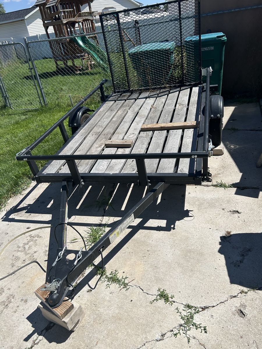 Utility Trailer - Flatbed with Mesh Gate, 2000 lbs Max Cargo, ST145/R12D Tires