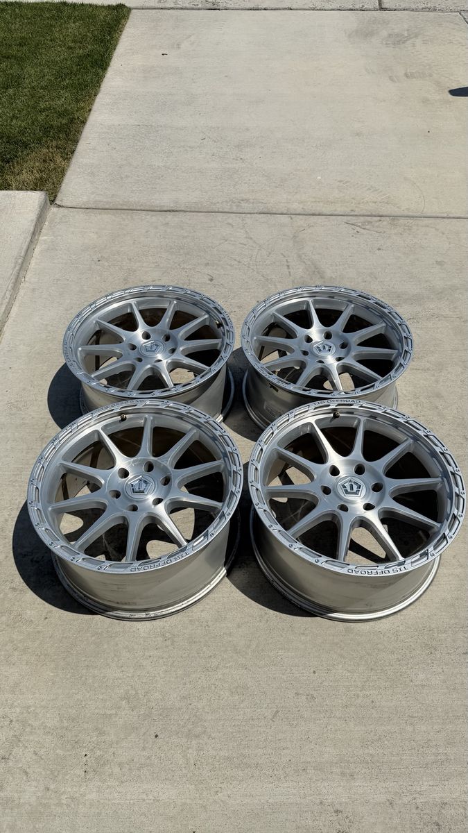 Ford F150 Expedition Raptor Rims 20” like new 