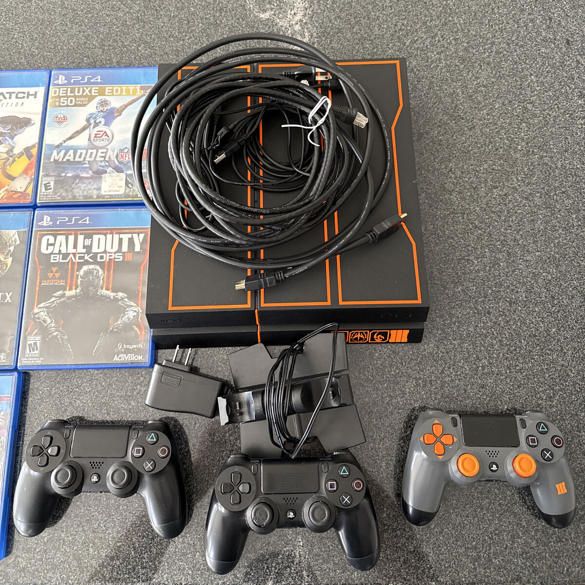 PS4 Call Of Duty Black Ops III Edition 1TB Extras