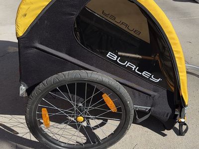 Burley Bee Bike Trailer - Like New!