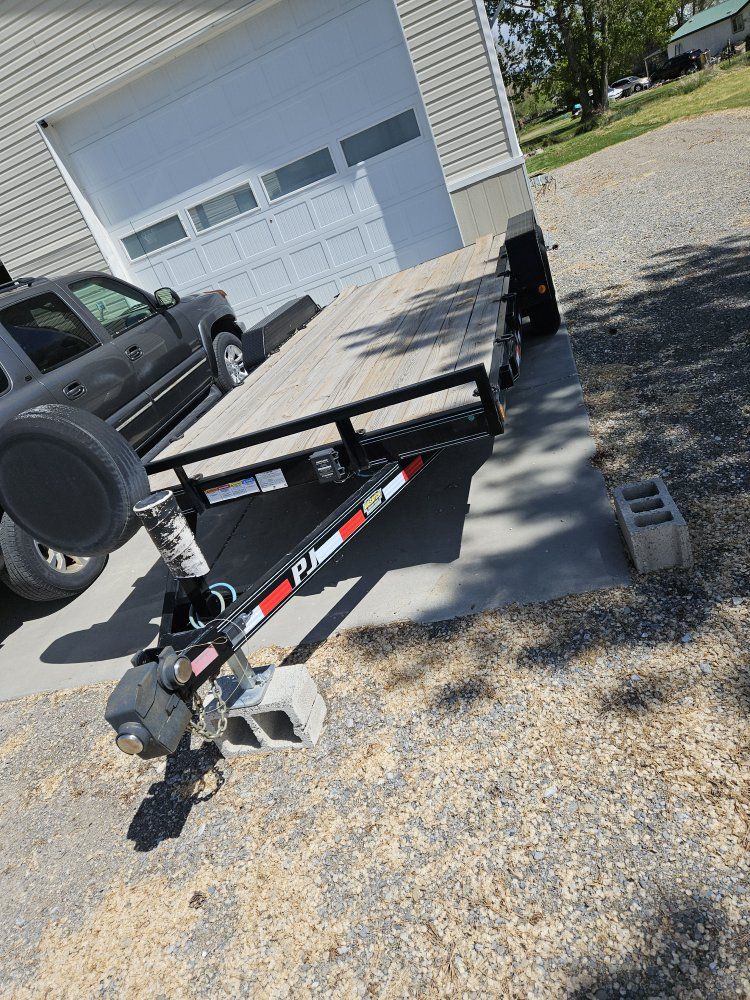 2021 PJ Car Hauler