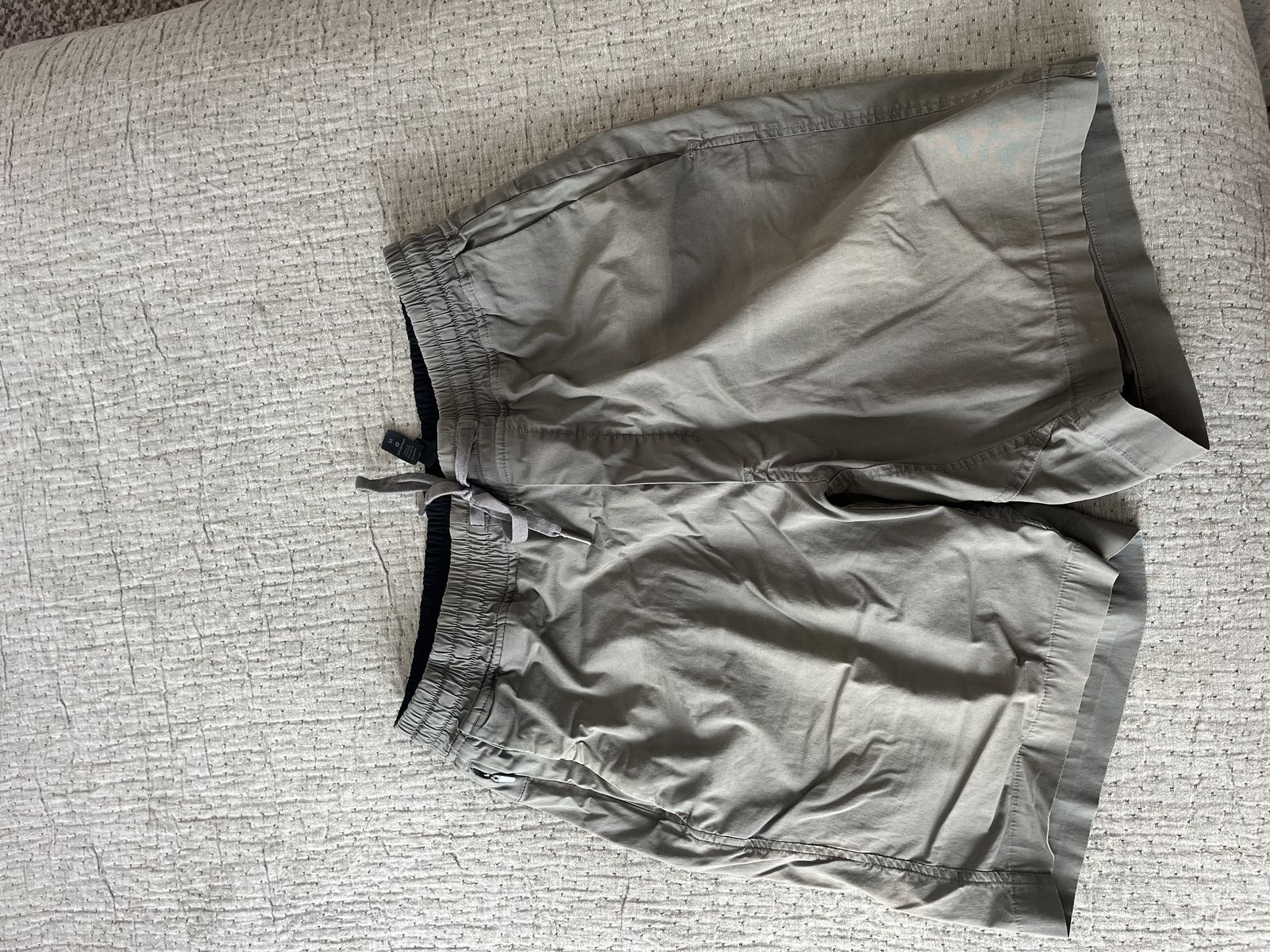 Lulu Lemon Green Drawstring Casual Shorts - Medium