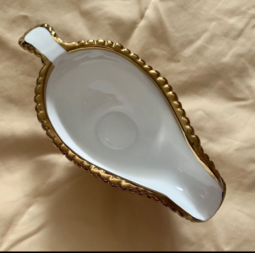 Balvery White and Gold Beaded Rim Gravy Boat