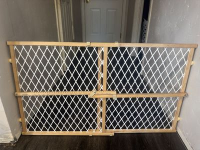 Evenflo Wooden Safety Gate with White Lattice