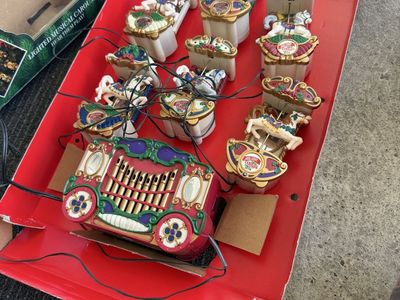 Mr. Christmas Lighted Musical Carousel Train Holiday Circa 1874