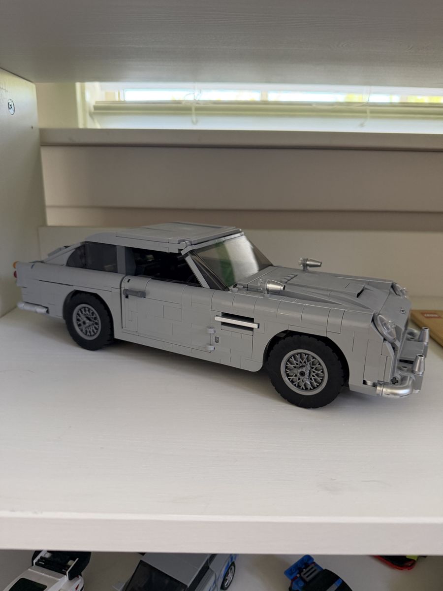 Lego 10262 James Bond Aston Martin DB5-complete