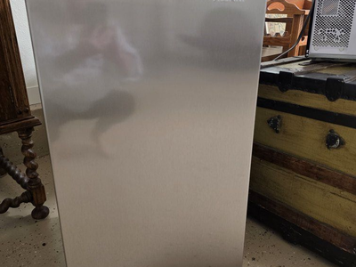 Mini refrigerator