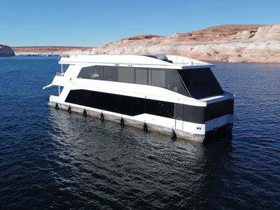 NEW 2027 Horizon - Adonia Houseboat Lake Powell Shared Ownership