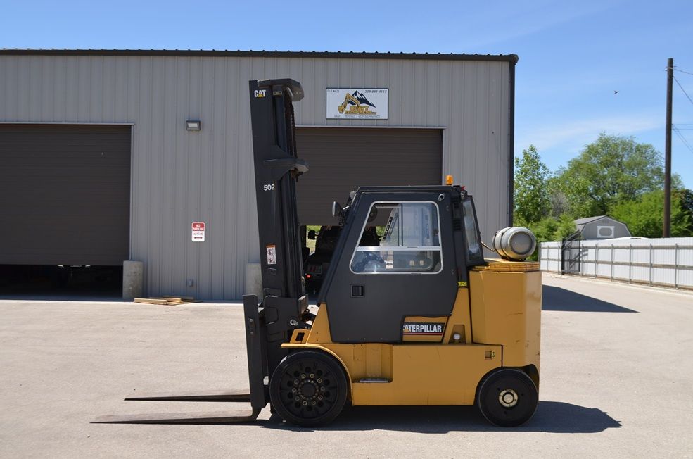 2013 CATERPILLAR GC70KS forklift, 15,500 max capacity, 946 hours w/ cab & heat.