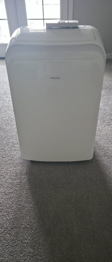 OBO-Insignia Portable Air Conditioner with Remote - White, Gently Used