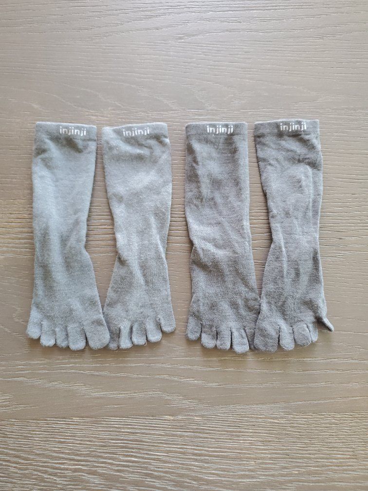 Injinji Run Lightweight Crew Toe Socks | Running & Walking | Gray | Medium