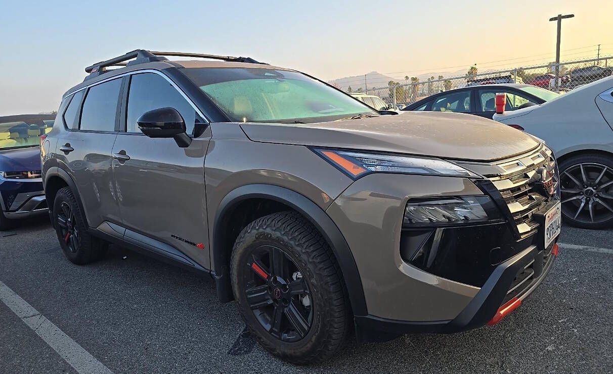 2025 Nissan Rogue Rock Creek