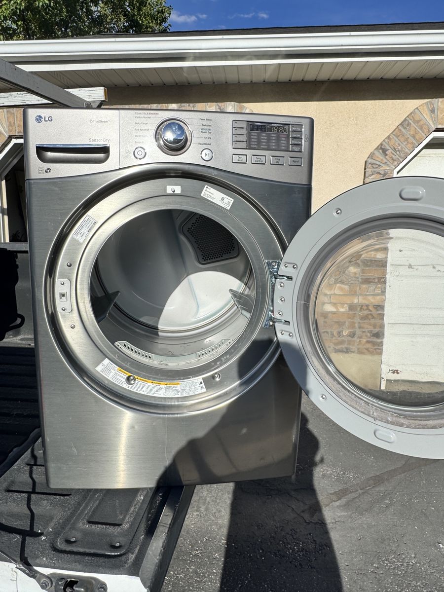 LG TrueSteam Sensor Dry Front Load Electric Dryer