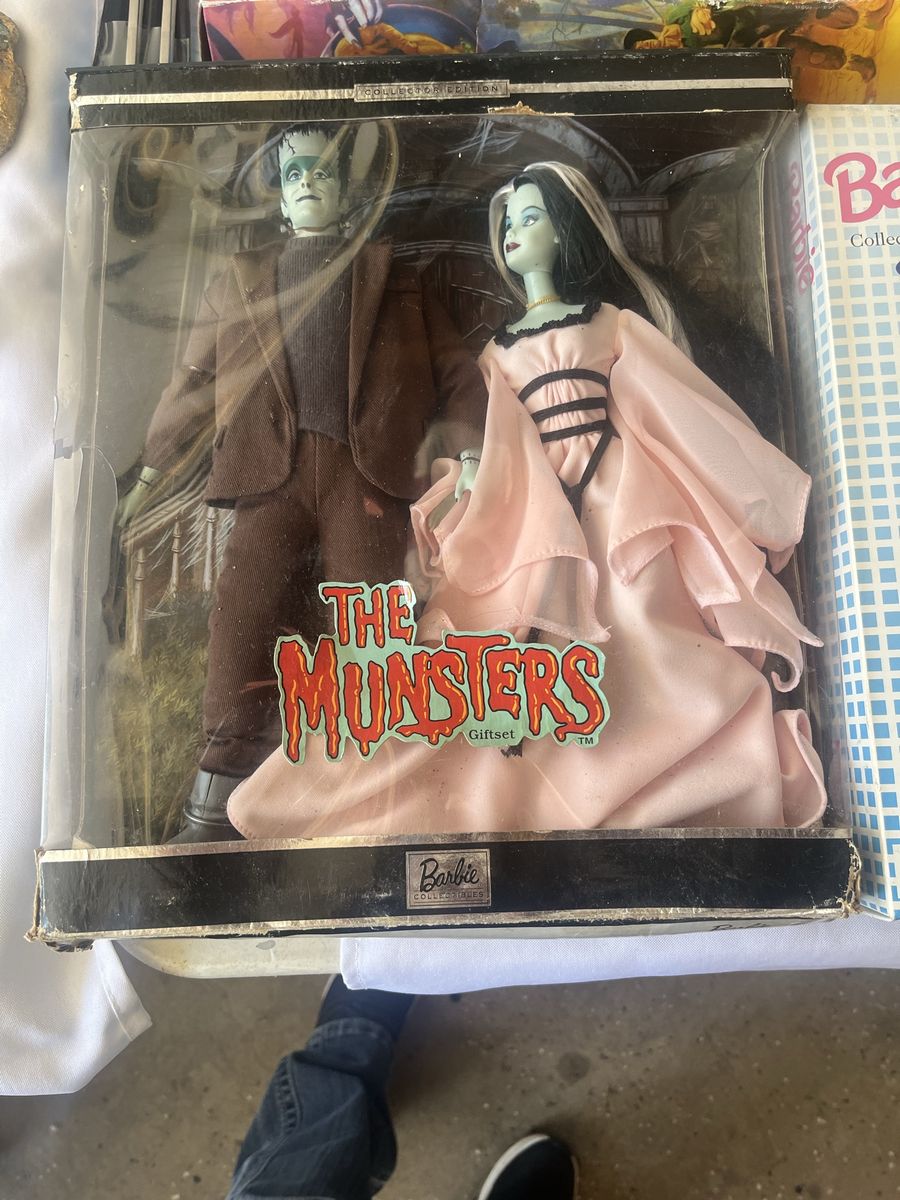 Collector Munster Set