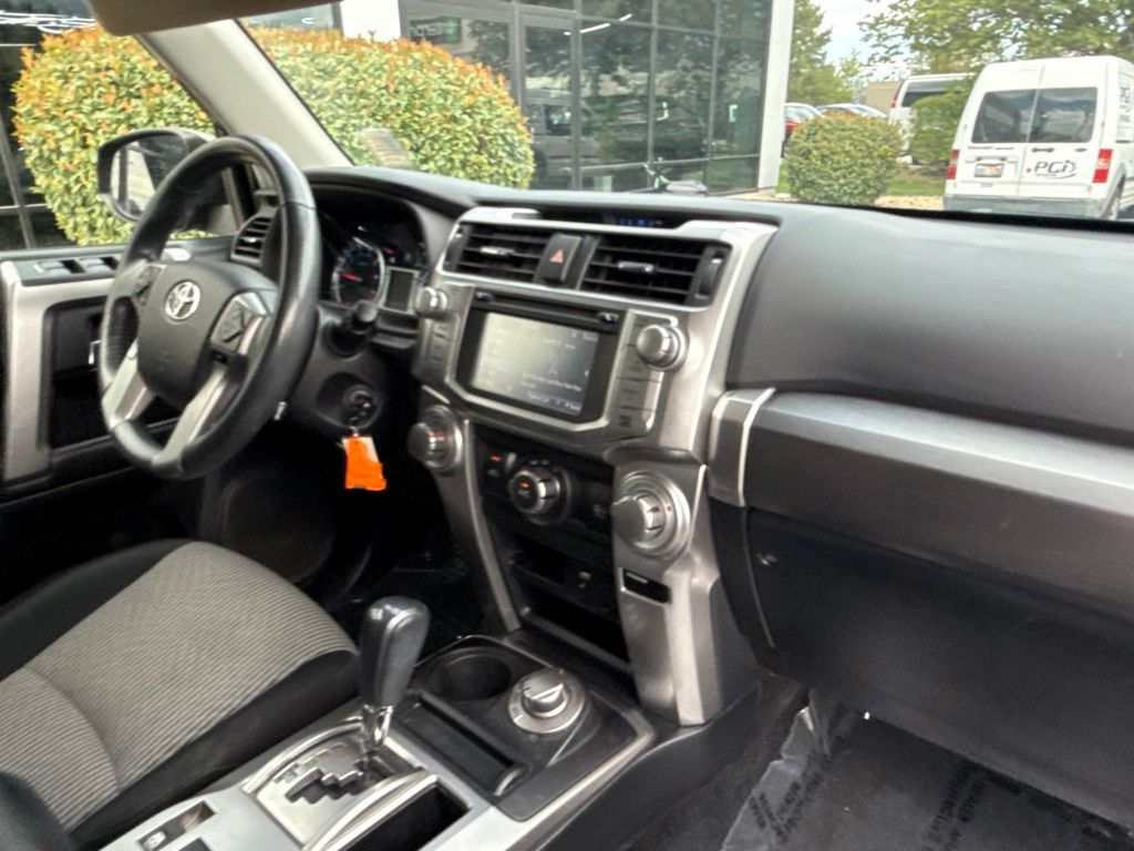 Main image 28