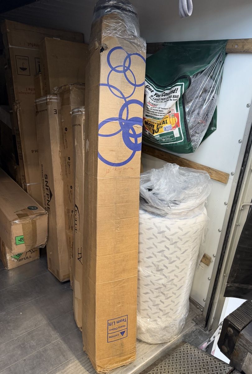 New in box 12” King size hybrid mattress-medium