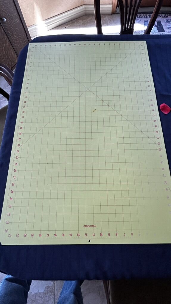 Fiskars Cutting Mat 22x 34
