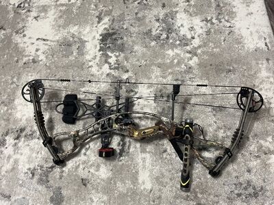 Hoyt Alpha Max