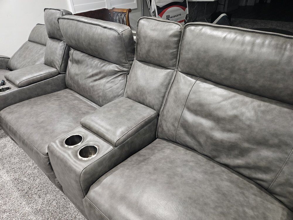 Great sofa/theater seating couch