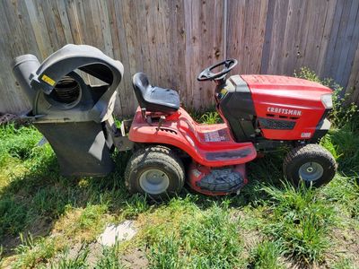 craftsman t100 riding lawnmower with collector